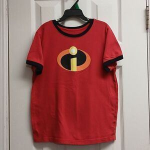 🩷DISNEY INCREDIBLES Boys Tshirt Size M 7/8, RED